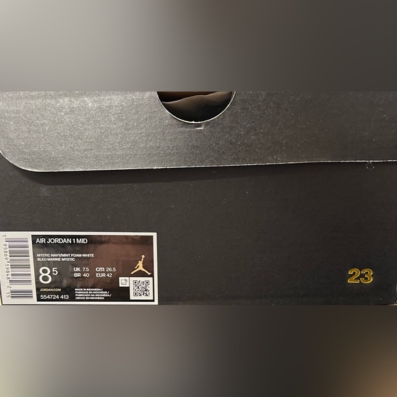 Jordan 1 Mid - Picture 10 of 12